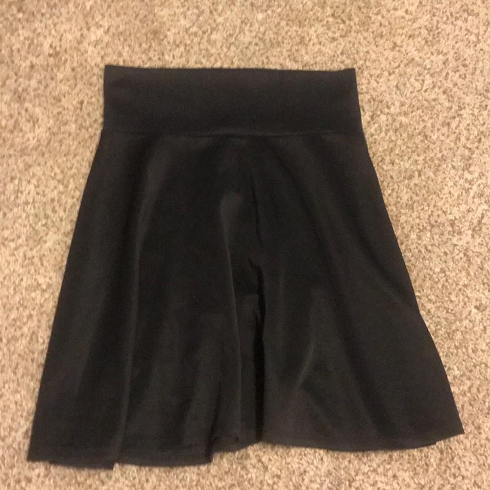 5/ $25 ‼️ Black Skater Skirt